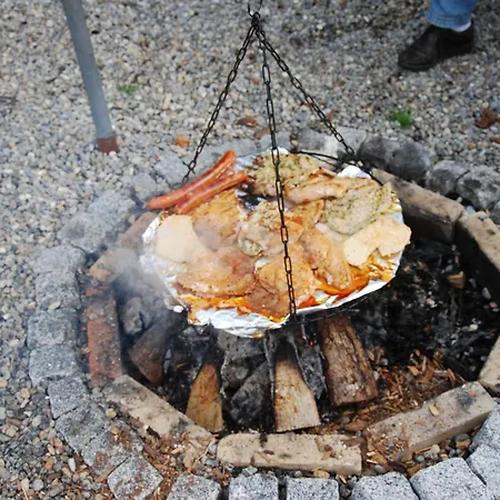 Katzenmaier, Bauernhof- Und Familienurlaub Am Bodensee, Grosszuegig Wohnen, Messenah Und Teils Barrierefrei, Spielangebot Fuer Drinnen Und Draussen, Parkplatz Am Haus, Gute Oepnv-anbindung * 프리드리히스하펜