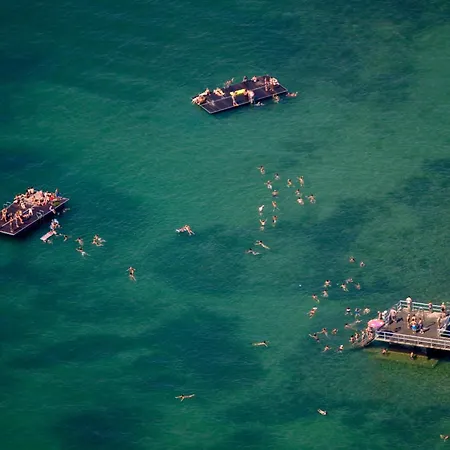 Katzenmaier, Bauernhof- Und Familienurlaub Am Bodensee, Grosszuegig Wohnen, Messenah Und Teils Barrierefrei, Spielangebot Fuer Drinnen Und Draussen, Parkplatz Am Haus, Gute Oepnv-anbindung 아파트 *