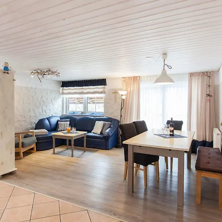 아파트 Katzenmaier, Bauernhof- Und Familienurlaub Am Bodensee, Grosszuegig Wohnen, Messenah Und Teils Barrierefrei, Spielangebot Fuer Drinnen Und Draussen, Parkplatz Am Haus, Gute Oepnv-anbindung 프리드리히스하펜