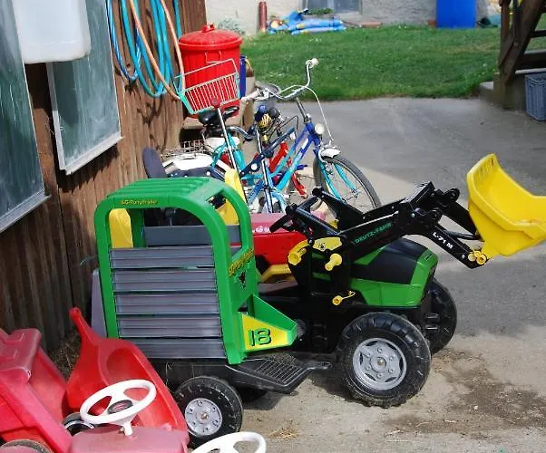 Katzenmaier, Bauernhof- Und Familienurlaub Am Bodensee, Grosszuegig Wohnen, Messenah Und Teils Barrierefrei, Spielangebot Fuer Drinnen Und Draussen, Parkplatz Am Haus, Gute Oepnv-anbindung