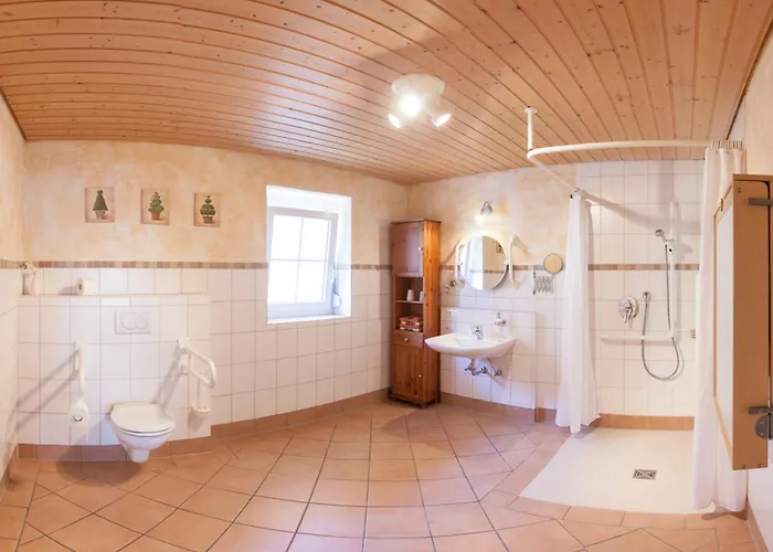 Katzenmaier, Bauernhof- Und Familienurlaub Am Bodensee, Grosszuegig Wohnen, Messenah Und Teils Barrierefrei, Spielangebot Fuer Drinnen Und Draussen, Parkplatz Am Haus, Gute Oepnv-anbindung *