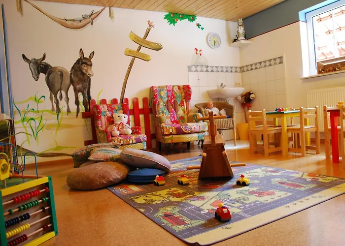 Katzenmaier, Bauernhof- Und Familienurlaub Am Bodensee, Grosszuegig Wohnen, Messenah Und Teils Barrierefrei, Spielangebot Fuer Drinnen Und Draussen, Parkplatz Am Haus, Gute Oepnv-anbindung 아파트 *