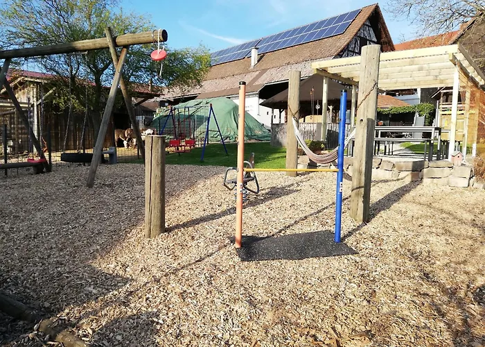 Katzenmaier, Bauernhof- Und Familienurlaub Am Bodensee, Grosszuegig Wohnen, Messenah Und Teils Barrierefrei, Spielangebot Fuer Drinnen Und Draussen, Parkplatz Am Haus, Gute Oepnv-anbindung 프리드리히스하펜
