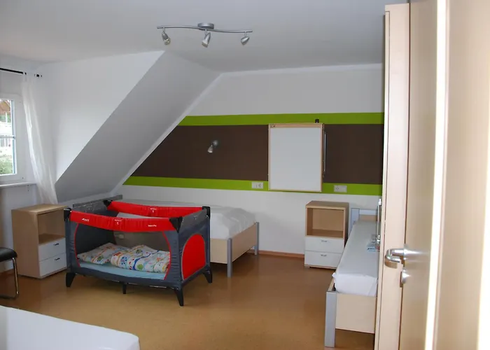 Katzenmaier, Bauernhof- Und Familienurlaub Am Bodensee, Grosszuegig Wohnen, Messenah Und Teils Barrierefrei, Spielangebot Fuer Drinnen Und Draussen, Parkplatz Am Haus, Gute Oepnv-anbindung *