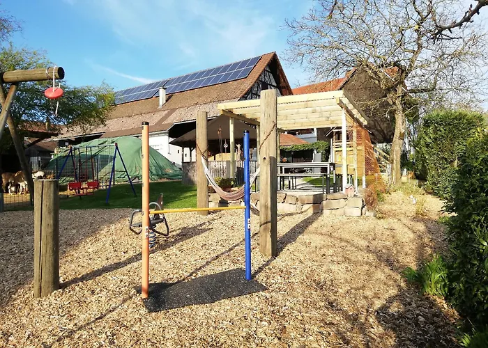 Katzenmaier, Bauernhof- Und Familienurlaub Am Bodensee, Grosszuegig Wohnen, Messenah Und Teils Barrierefrei, Spielangebot Fuer Drinnen Und Draussen, Parkplatz Am Haus, Gute Oepnv-anbindung 아파트 *